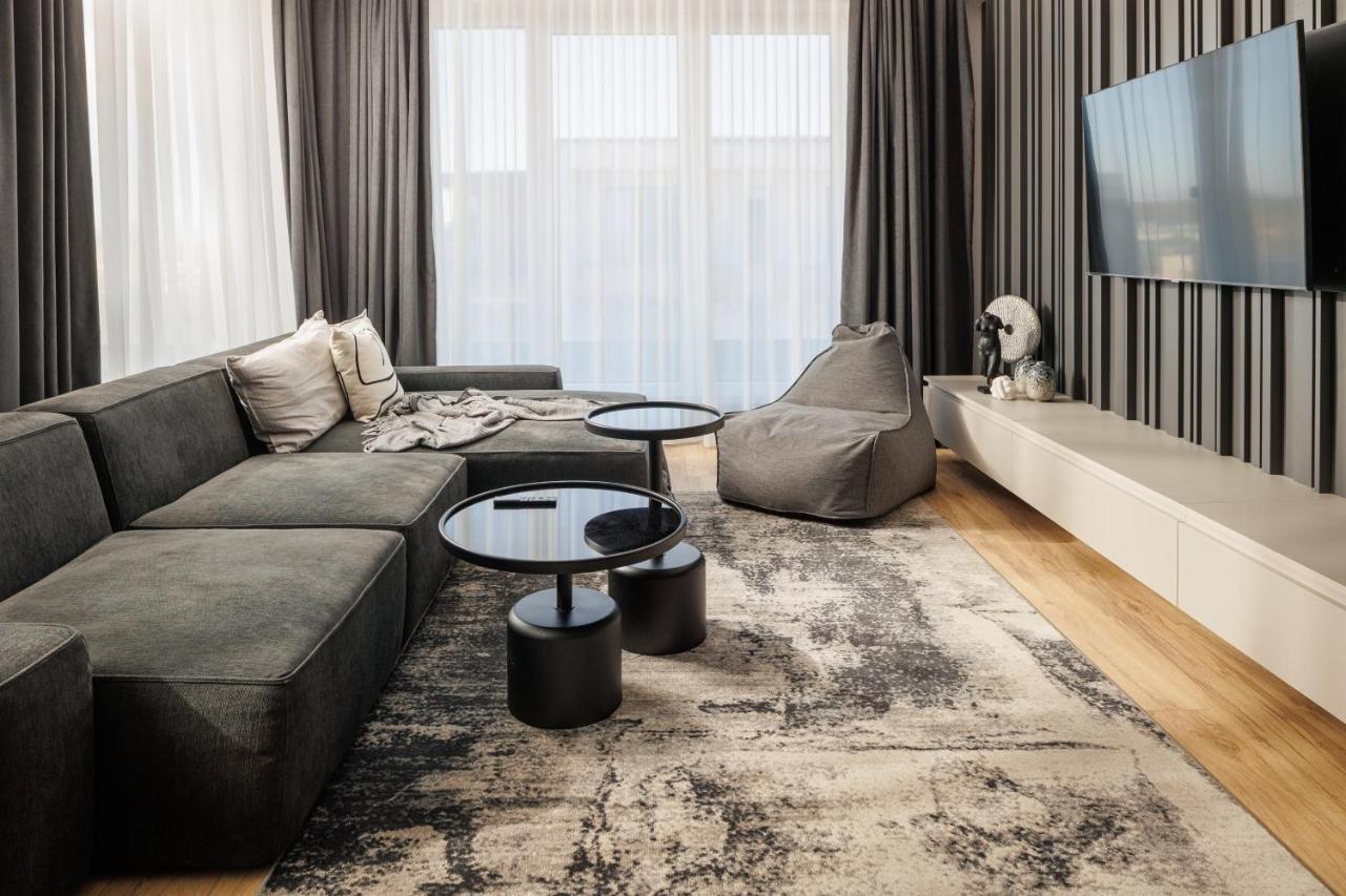 Mandala Designer Apartments With Free Private Parking, Near Mall Coresi Braşov Exterior foto